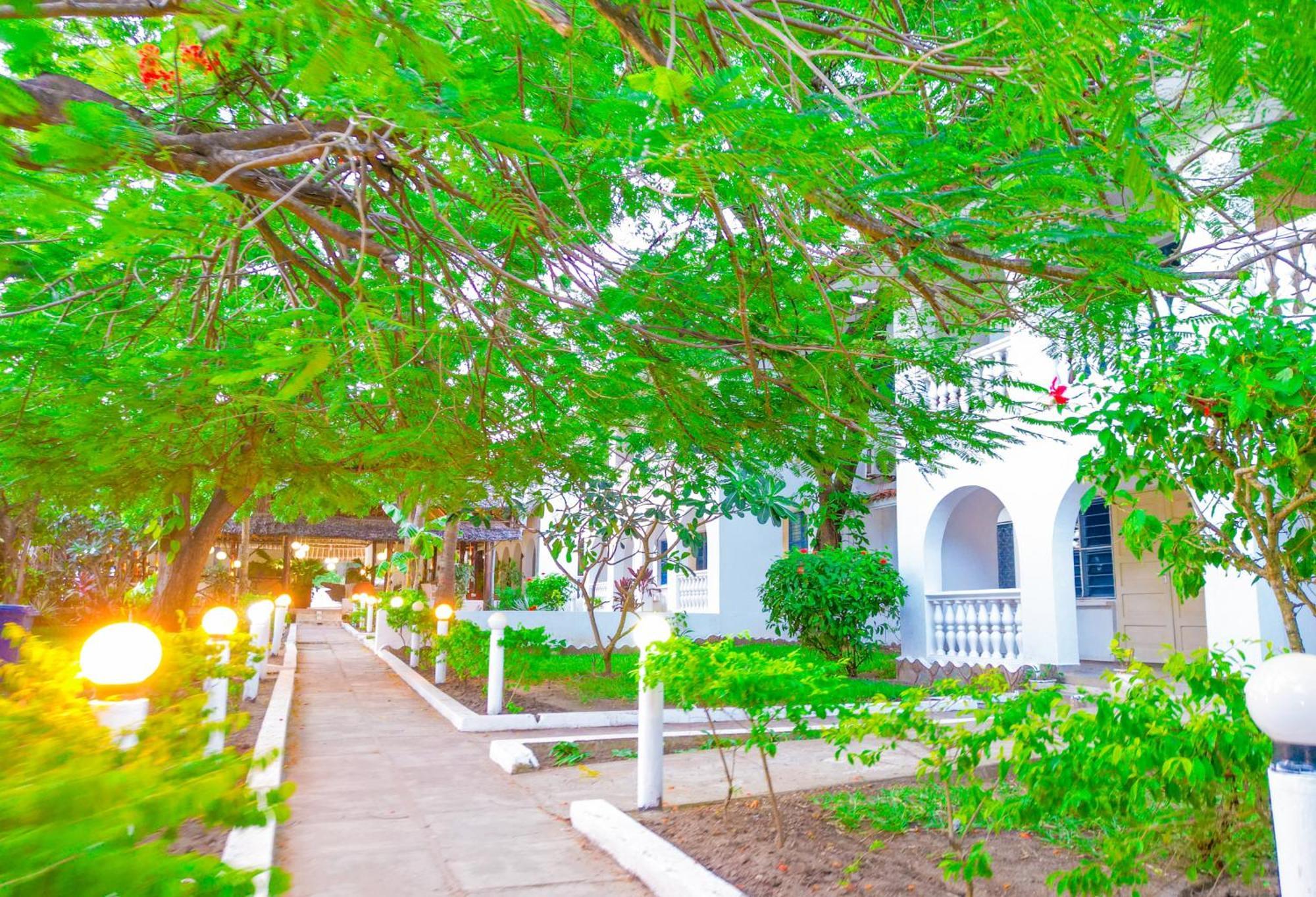 Maasai Resort 몸바사 외부 사진